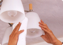 �Ɩ����N���[�j���O